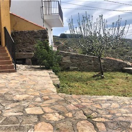 Gasthaus Casa Sierra De Gredos Navasequilla Exterior foto