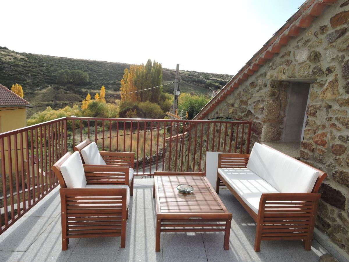 Gasthaus Casa Sierra De Gredos Navasequilla Exterior foto