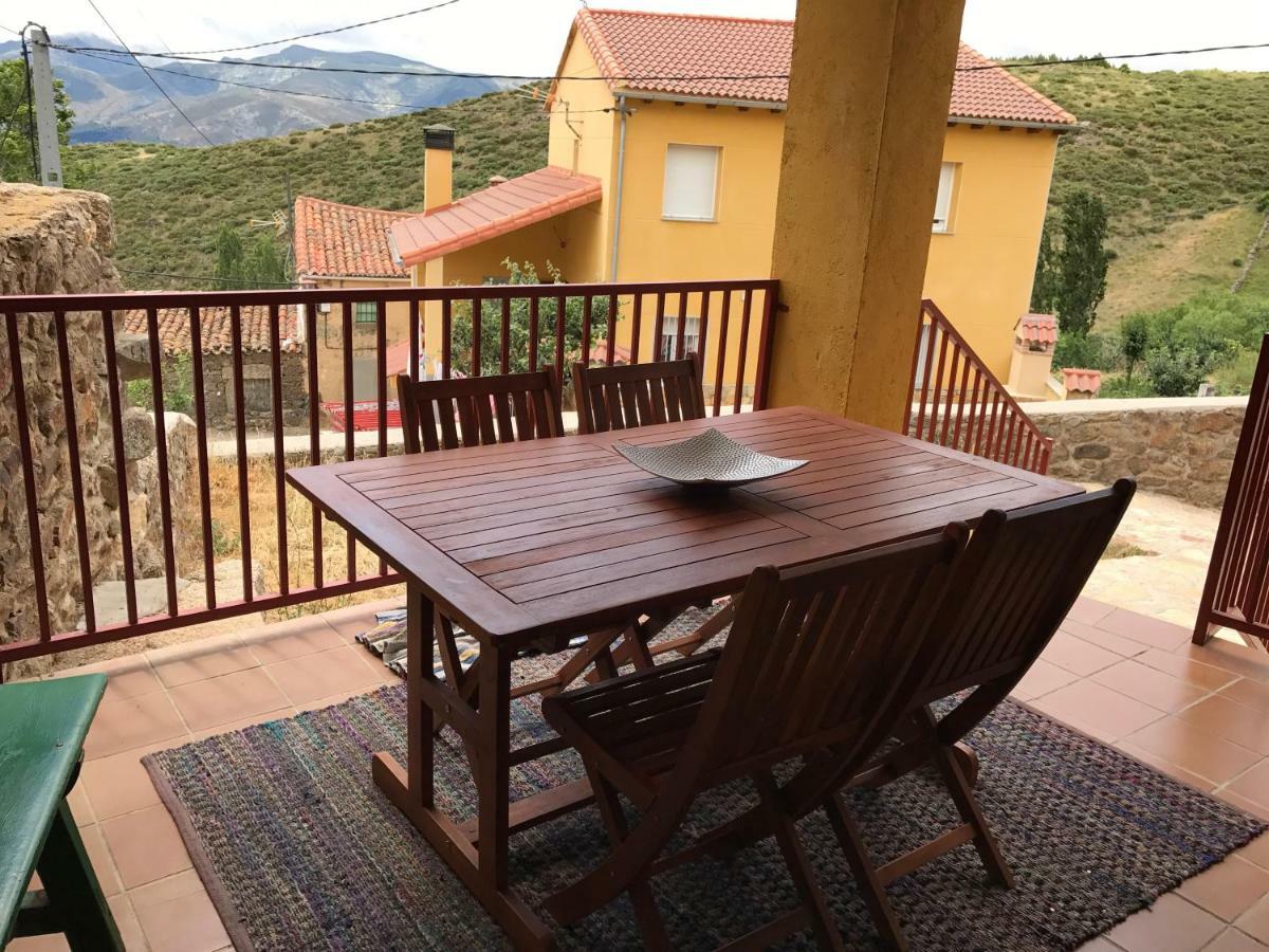 Gasthaus Casa Sierra De Gredos Navasequilla Exterior foto
